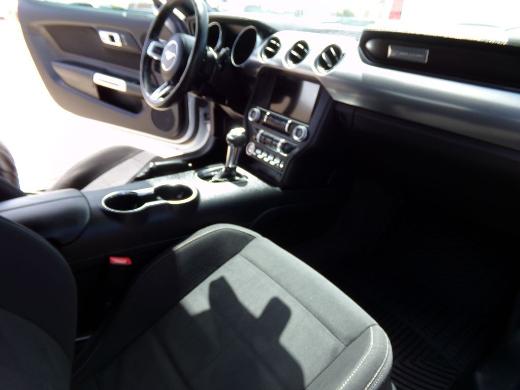 2018 Ford Mustang Image 25