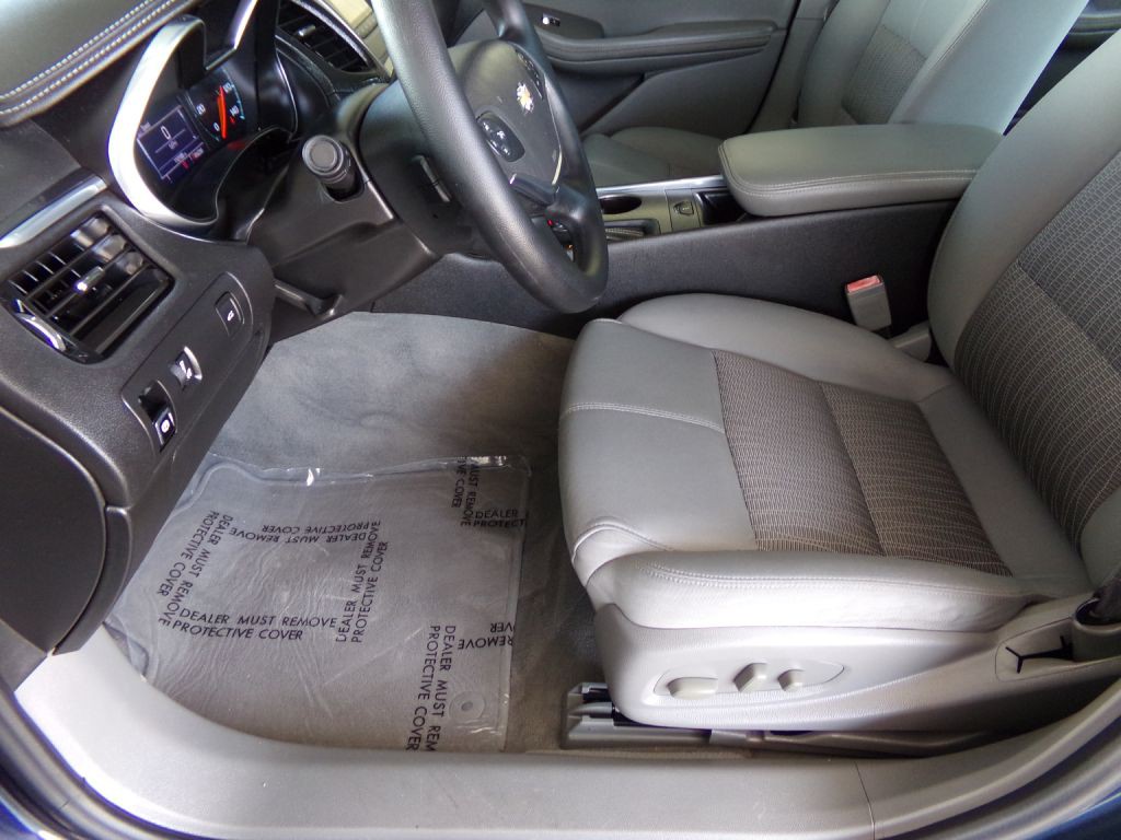 2017 Chevrolet Impala Image 11