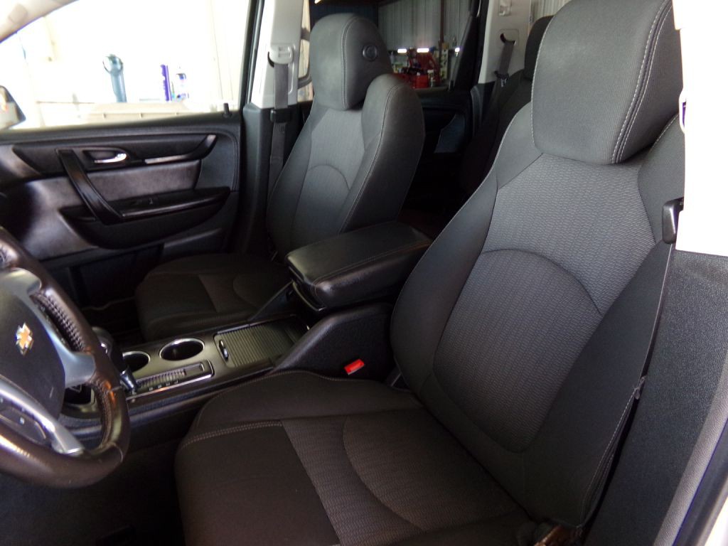 2015 Chevrolet Traverse Image 12