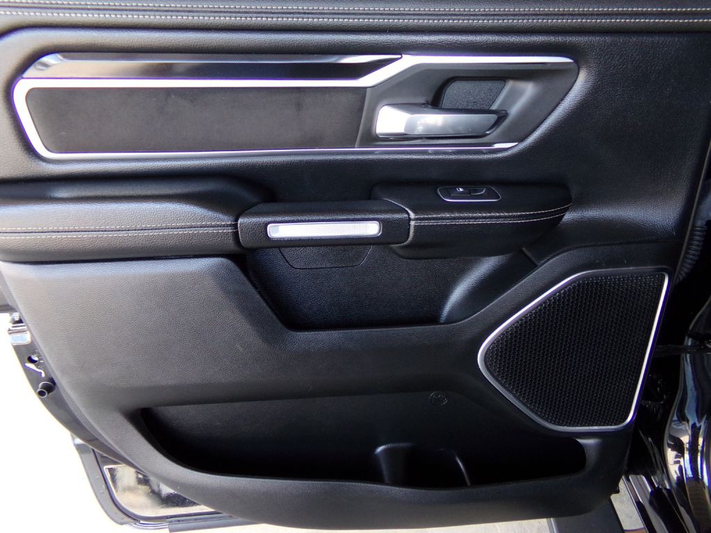 2019 RAM 1500 Image 16