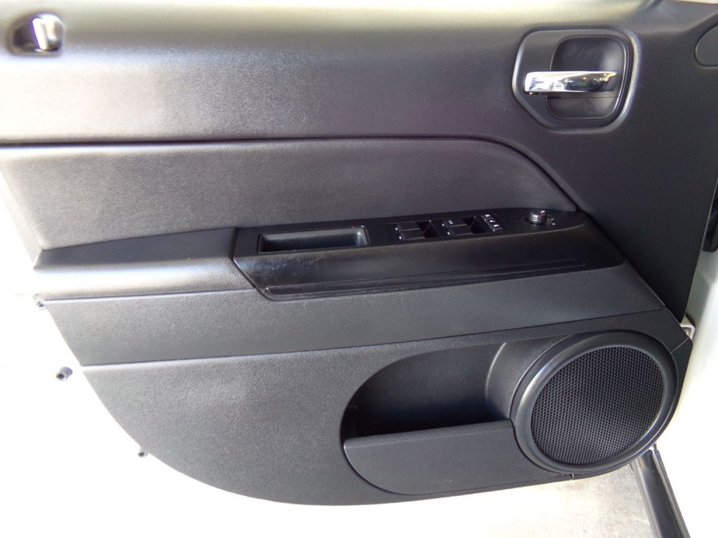 2015 Jeep Patriot Image 12