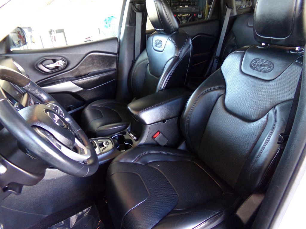 2016 Jeep Cherokee Image 12