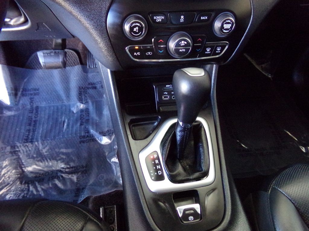 2016 Jeep Cherokee Image 15