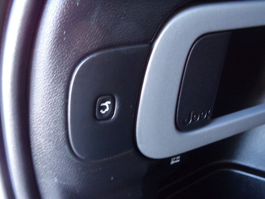 2016 Jeep Cherokee Image 21