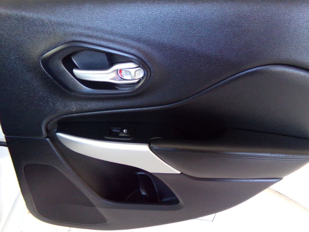 2016 Jeep Cherokee Image 22