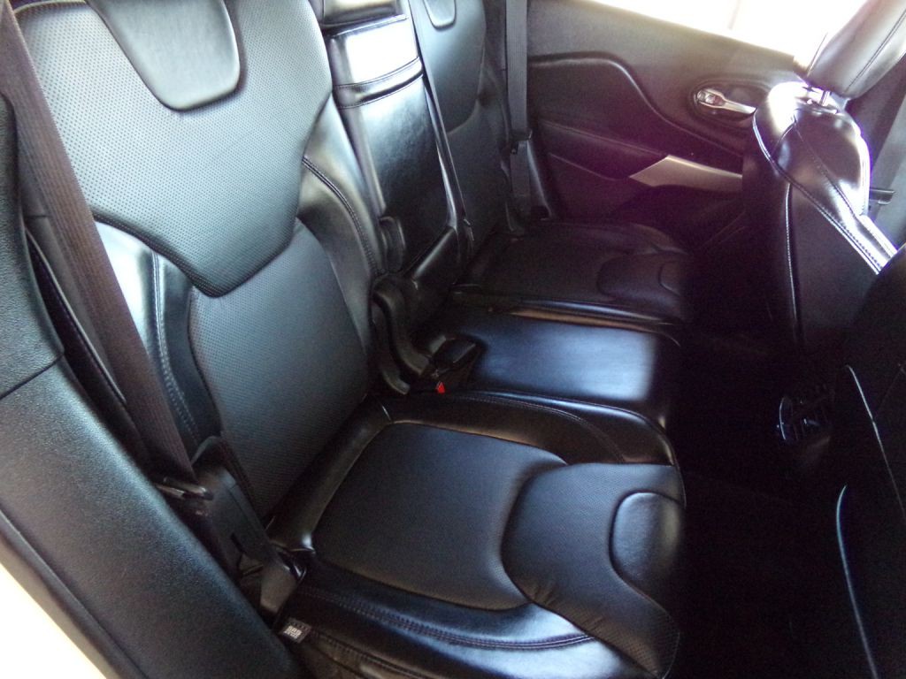 2016 Jeep Cherokee Image 23
