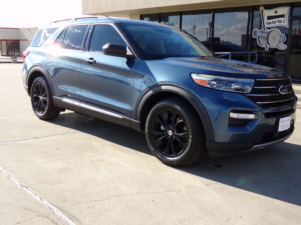 2020 Ford Explorer Image 2