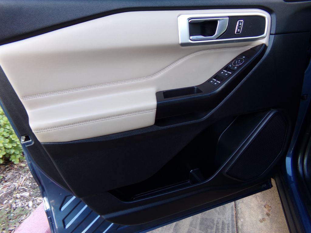 2020 Ford Explorer Image 9