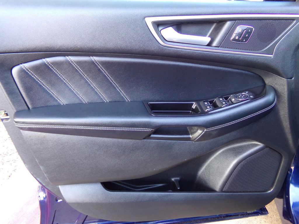 2016 Ford Edge Image 10