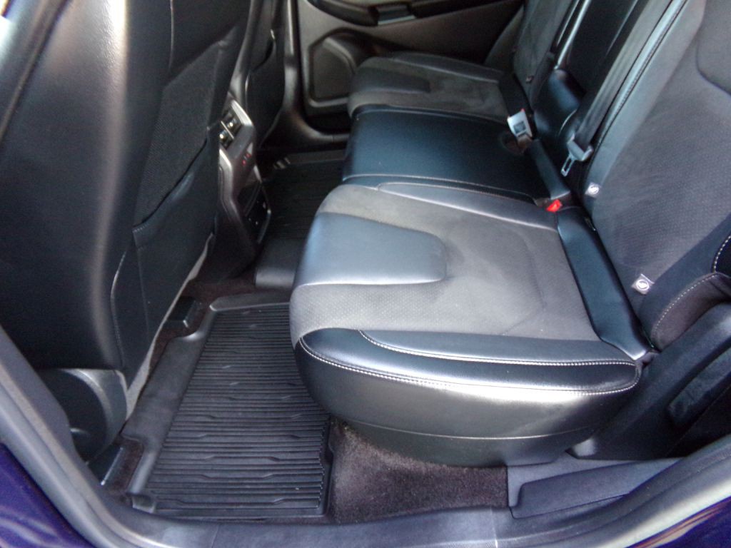 2016 Ford Edge Image 17