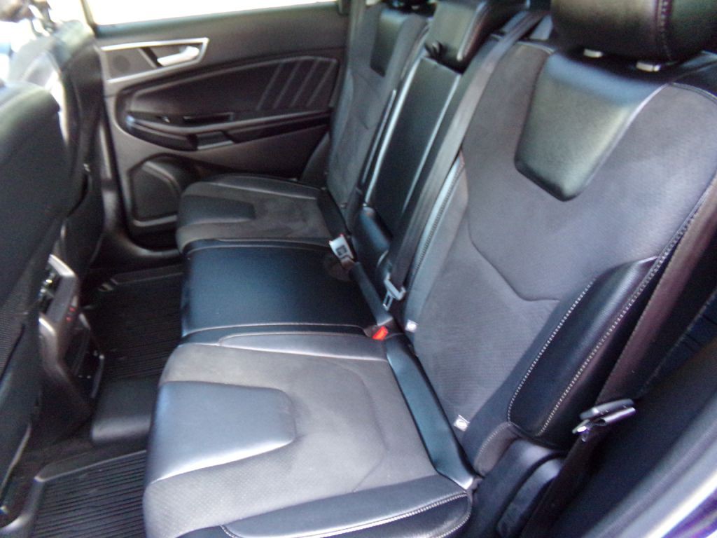 2016 Ford Edge Image 18