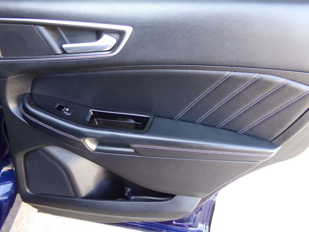 2016 Ford Edge Image 22