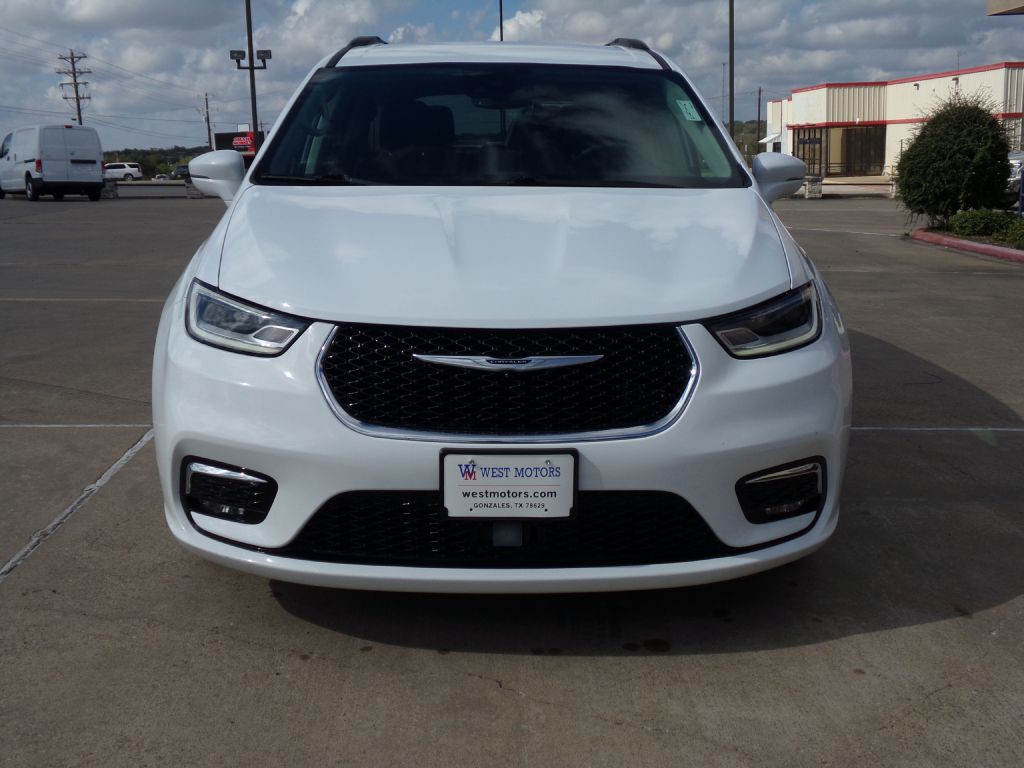 2022 Chrysler Pacifica Image 3