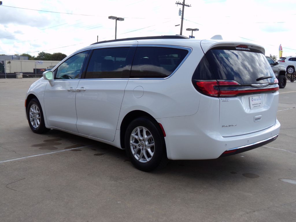 2022 Chrysler Pacifica Image 5
