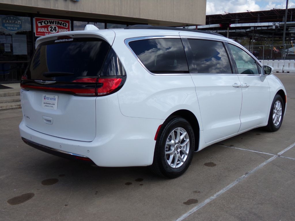 2022 Chrysler Pacifica Image 7