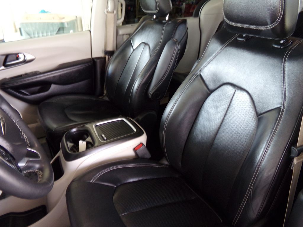 2022 Chrysler Pacifica Image 12
