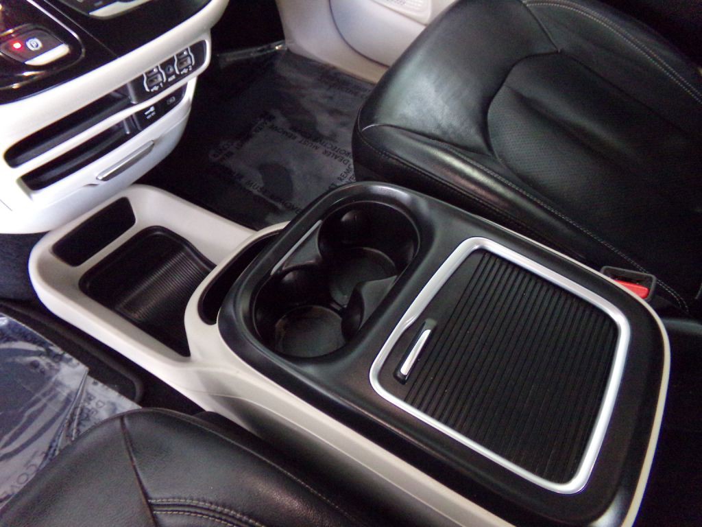 2022 Chrysler Pacifica Image 16