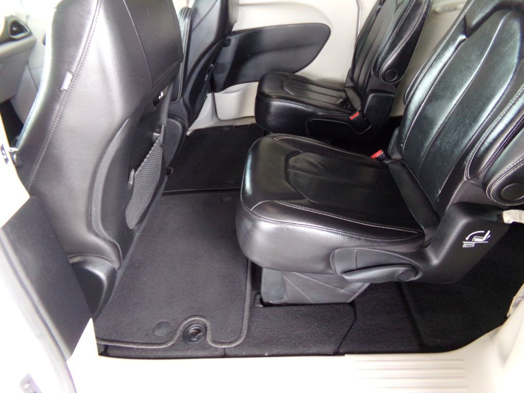 2022 Chrysler Pacifica Image 17