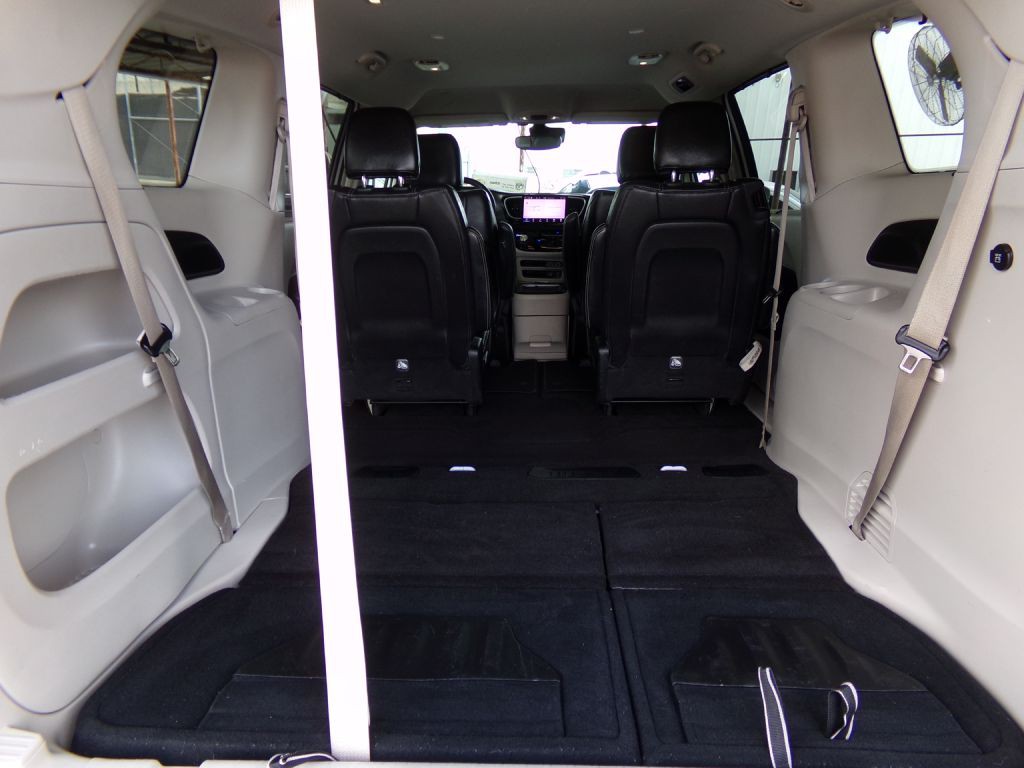 2022 Chrysler Pacifica Image 21