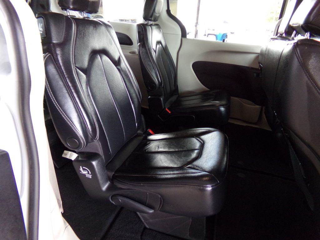 2022 Chrysler Pacifica Image 23