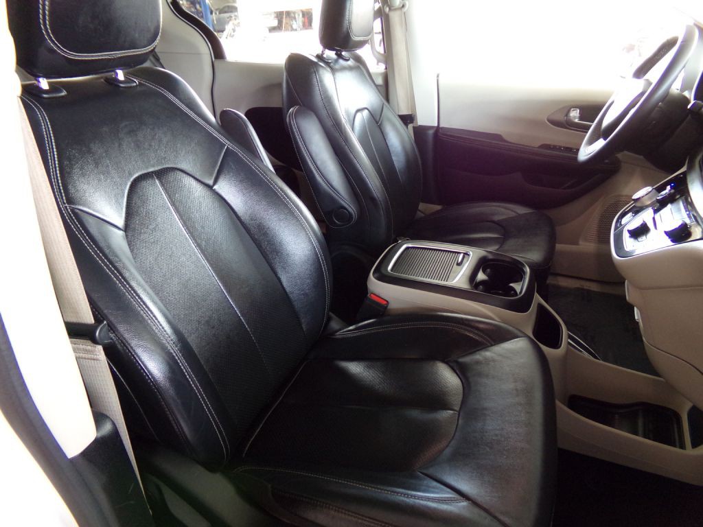2022 Chrysler Pacifica Image 27