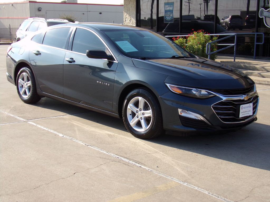 2020 Chevrolet Malibu Image 2