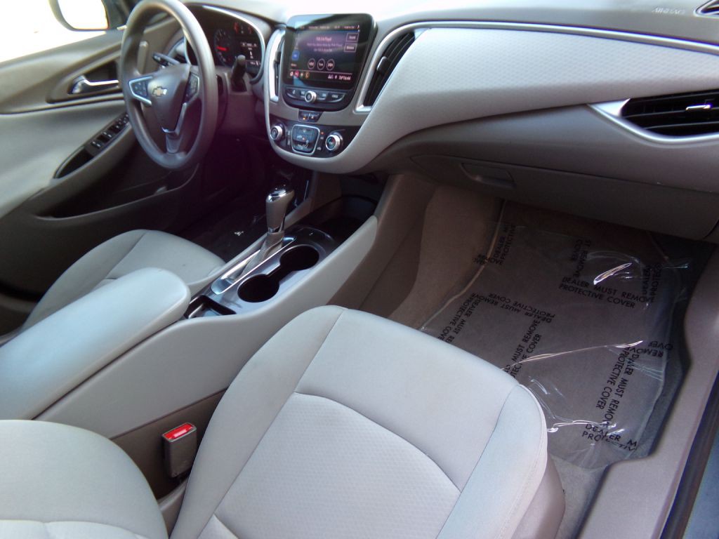 2020 Chevrolet Malibu Image 25