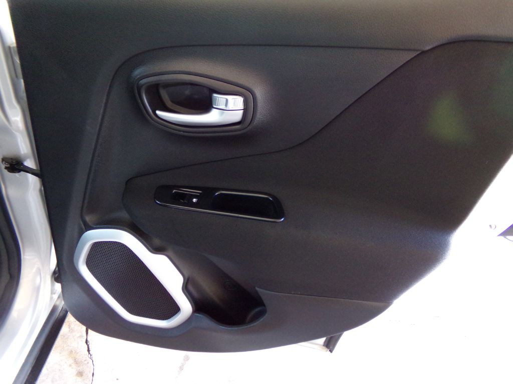 2018 Jeep Renegade Image 20
