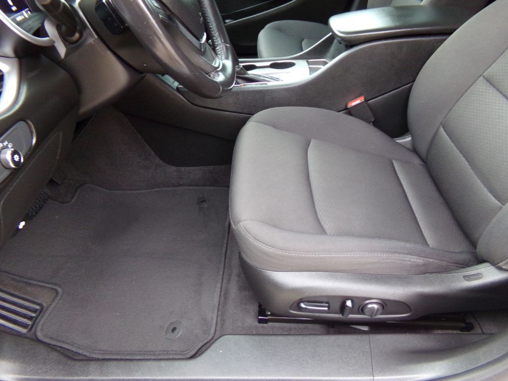 2020 Chevrolet Malibu Image 11