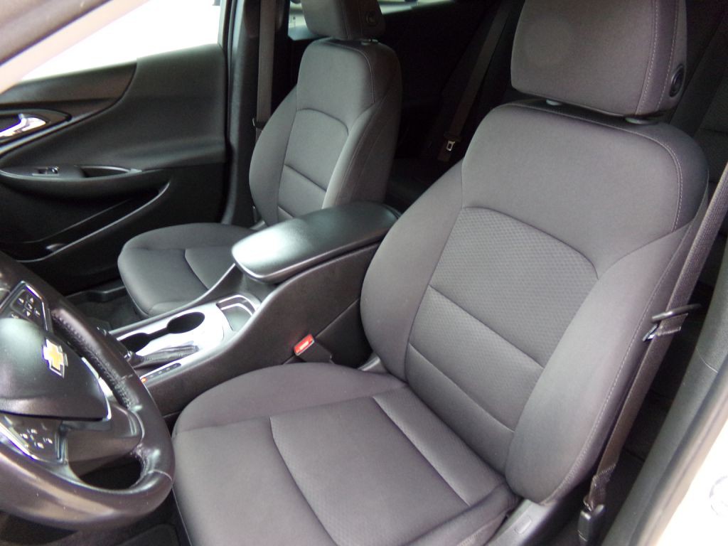 2020 Chevrolet Malibu Image 12