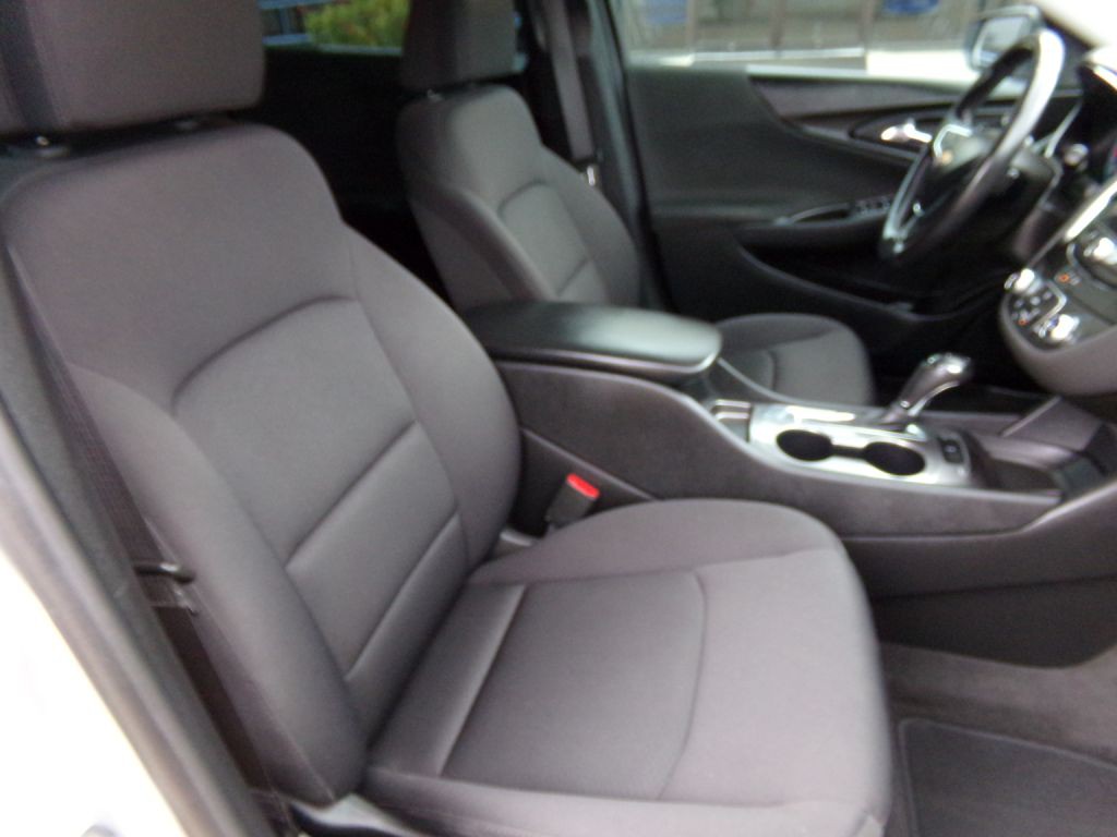 2020 Chevrolet Malibu Image 24