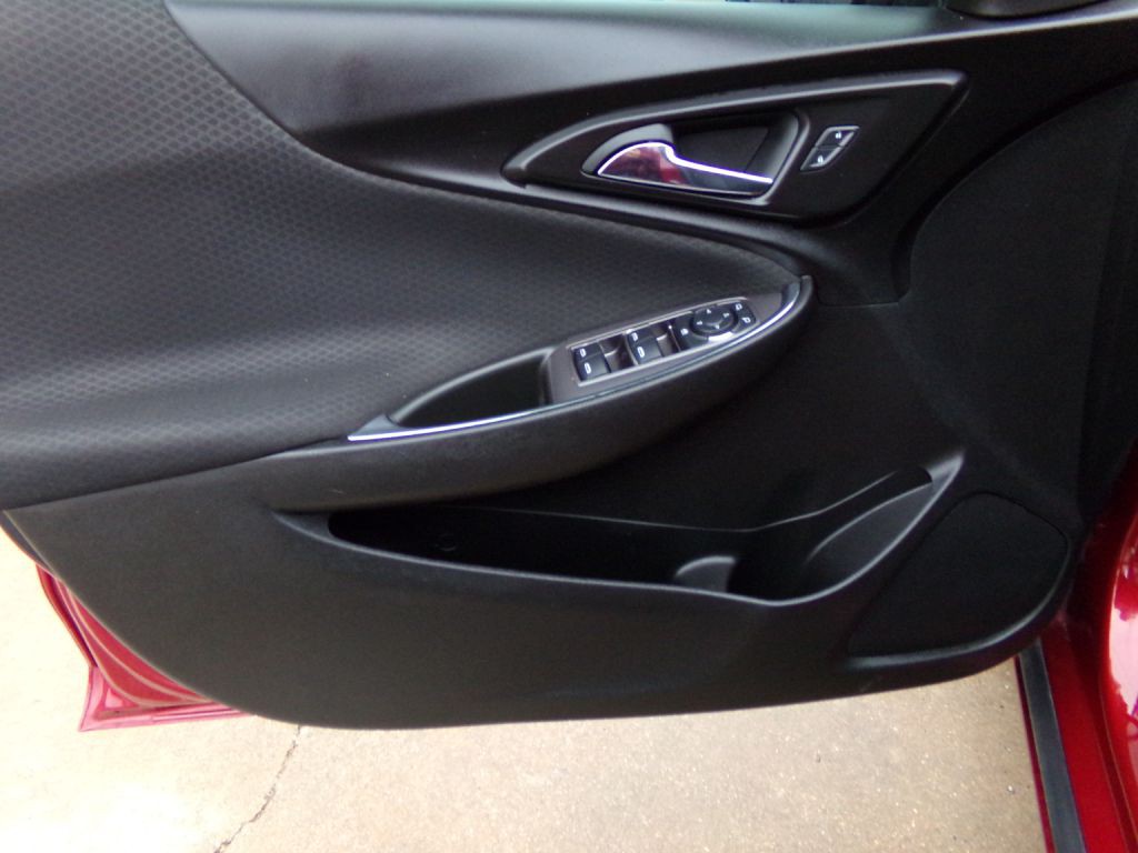 2018 Chevrolet Malibu Image 10