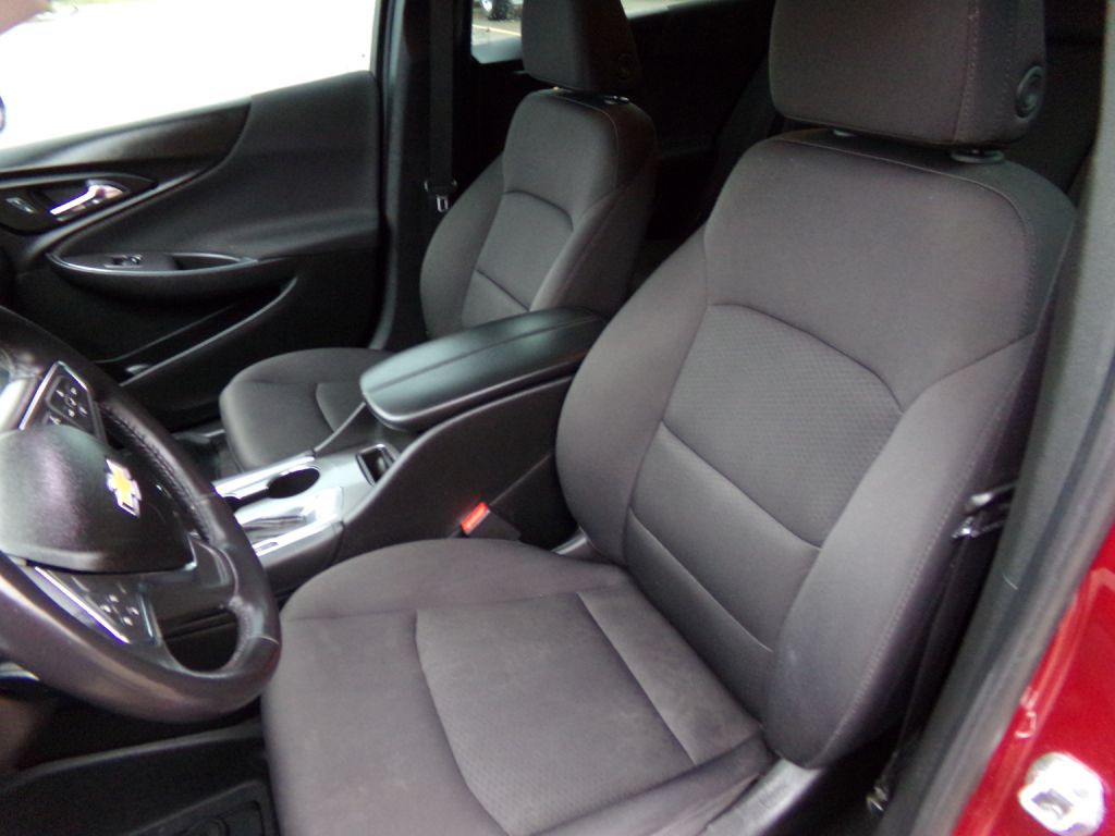 2018 Chevrolet Malibu Image 12