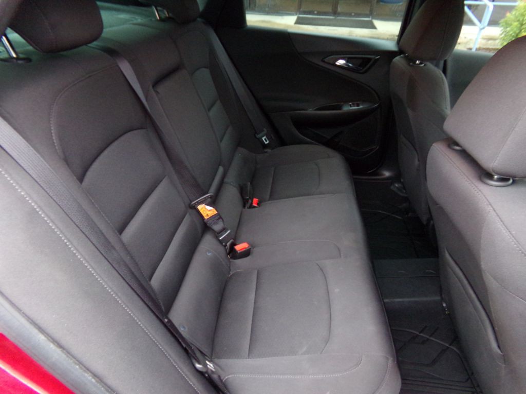 2018 Chevrolet Malibu Image 20