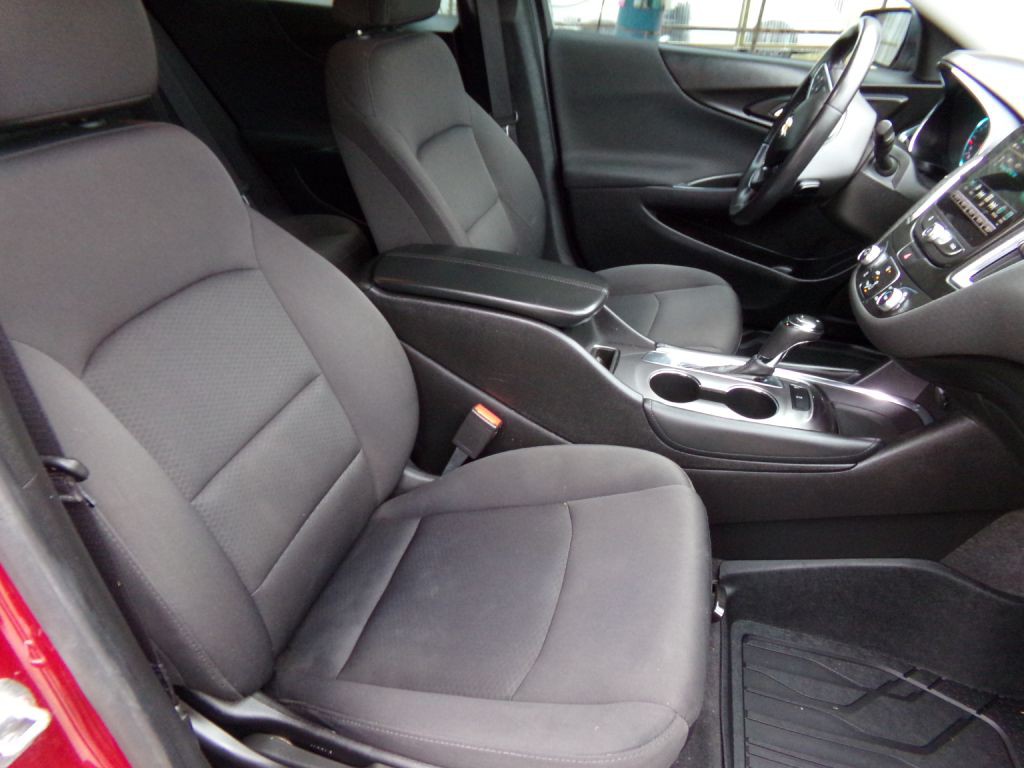 2018 Chevrolet Malibu Image 22