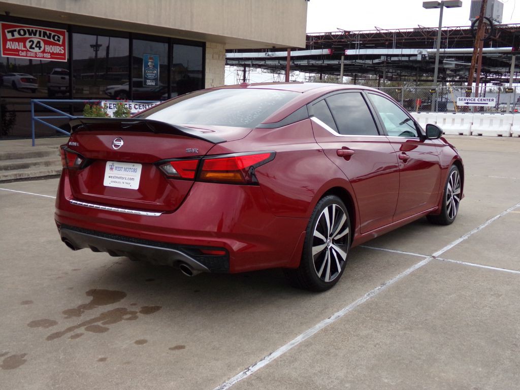 2021 Nissan Altima Image 7