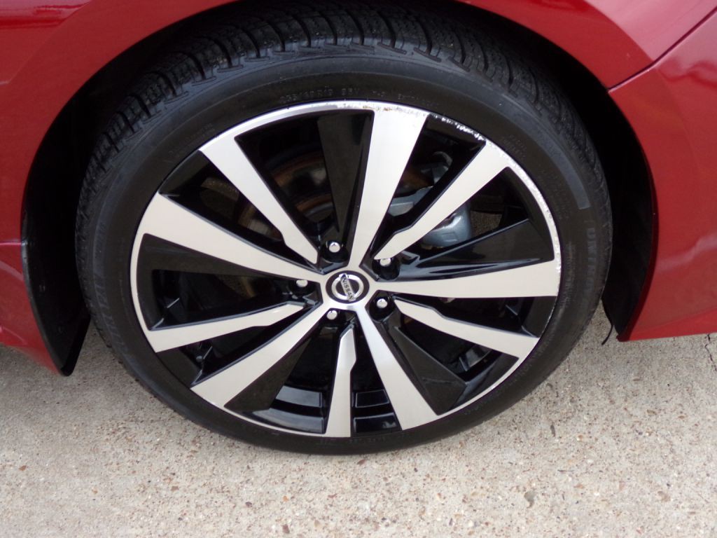 2021 Nissan Altima Image 8