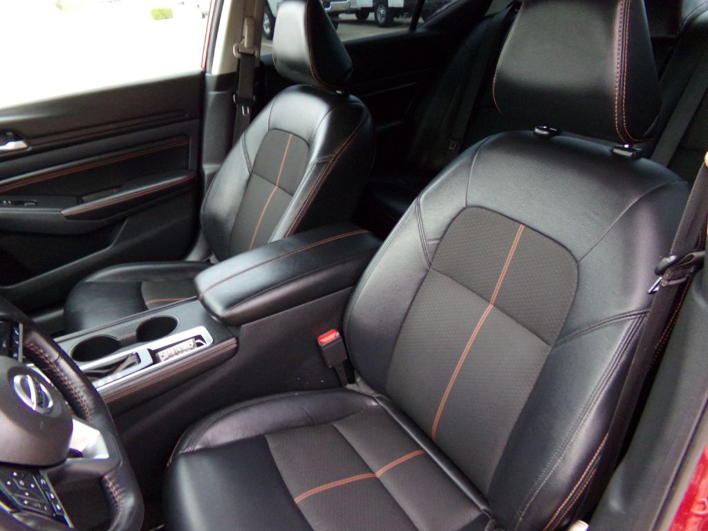 2021 Nissan Altima Image 12