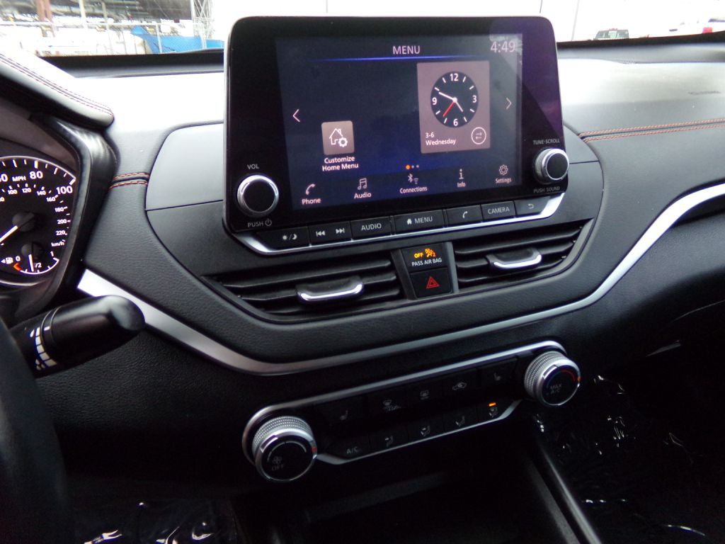 2021 Nissan Altima Image 14