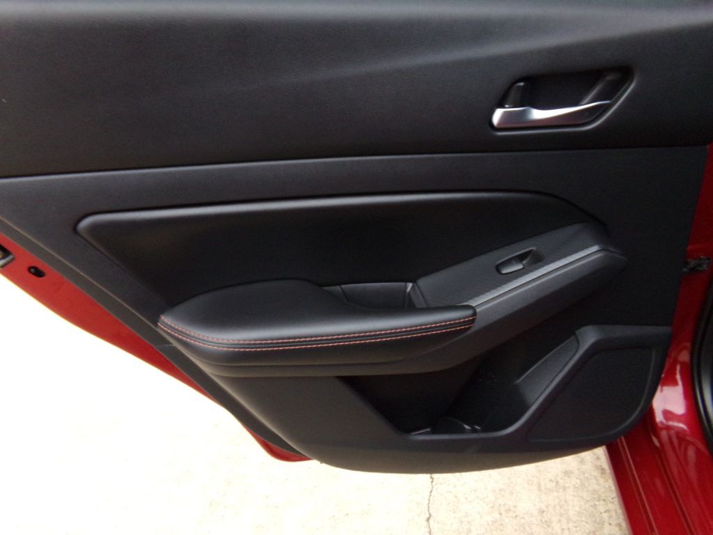 2021 Nissan Altima Image 17