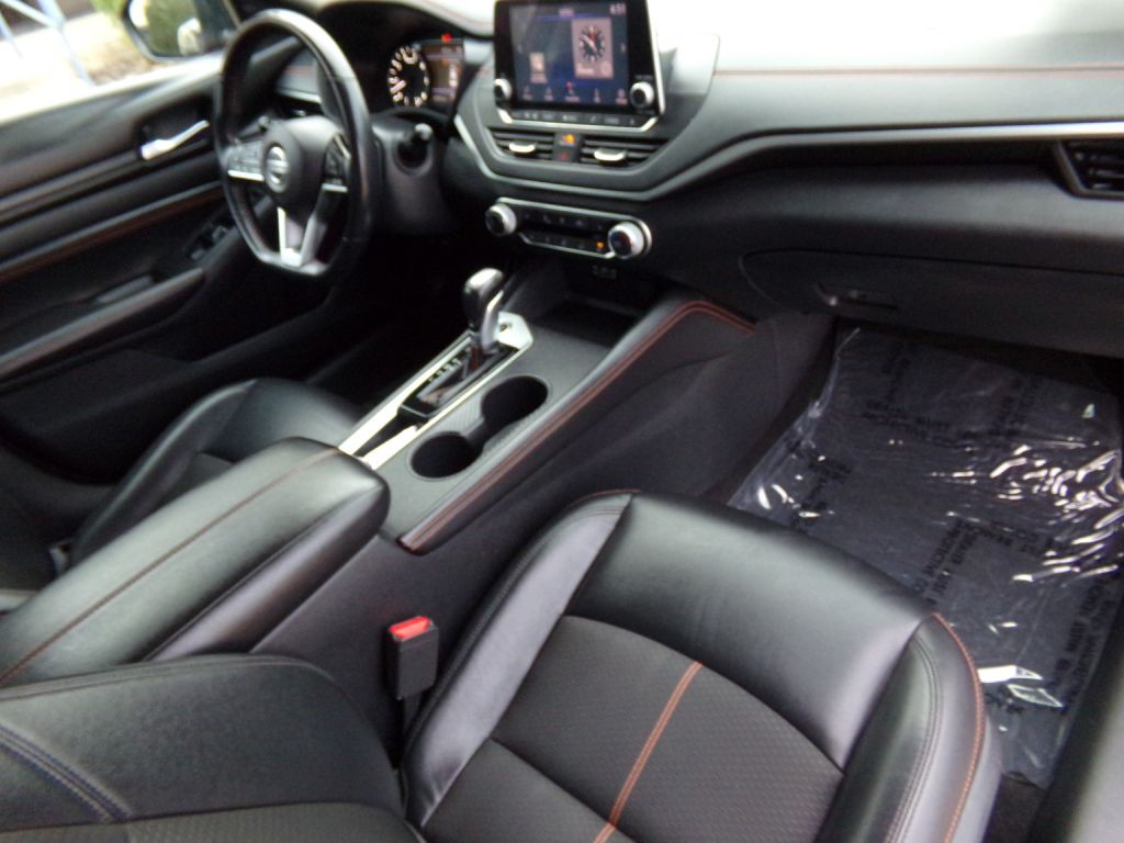 2021 Nissan Altima Image 25