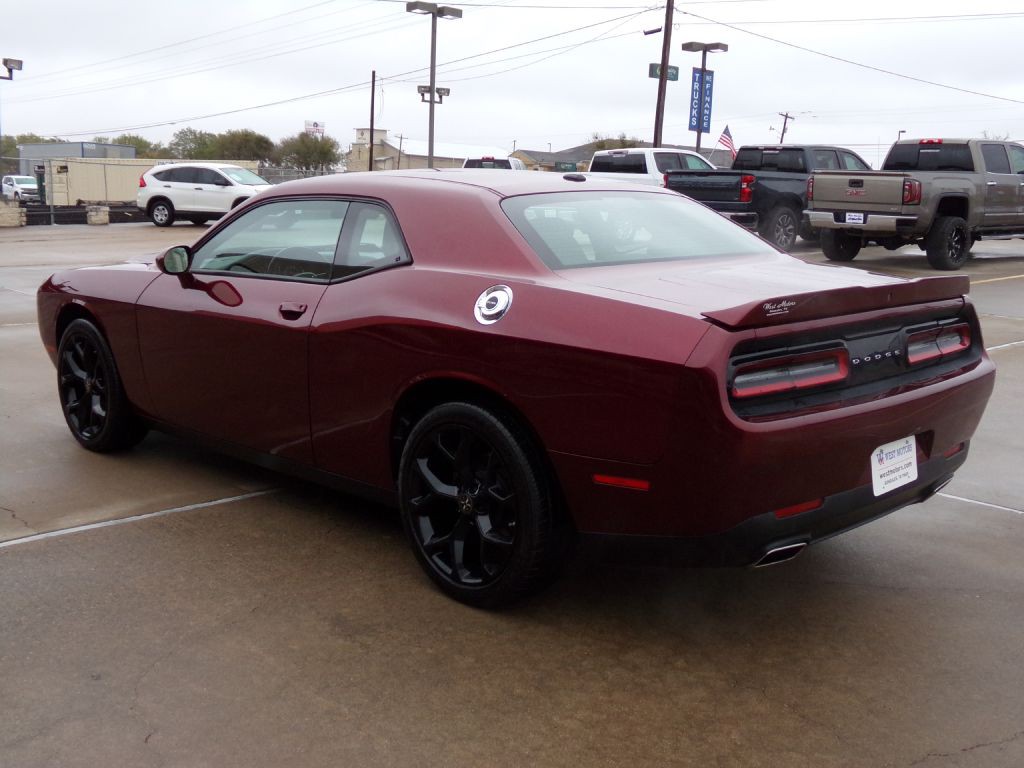 2021 Dodge Challenger Image 5