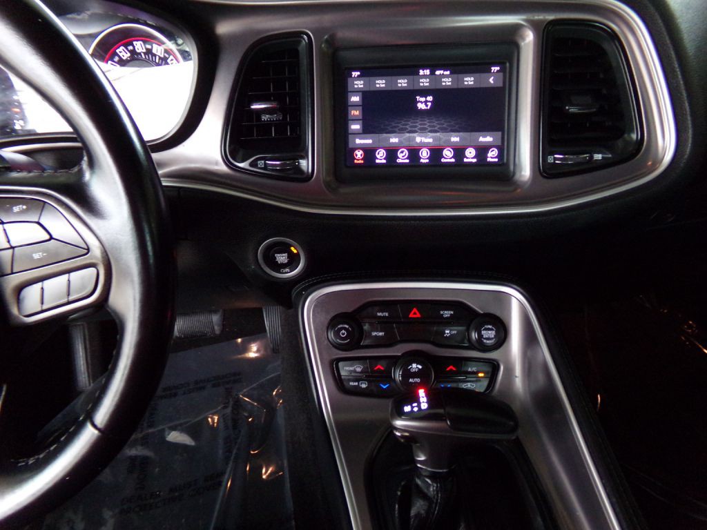 2021 Dodge Challenger Image 13