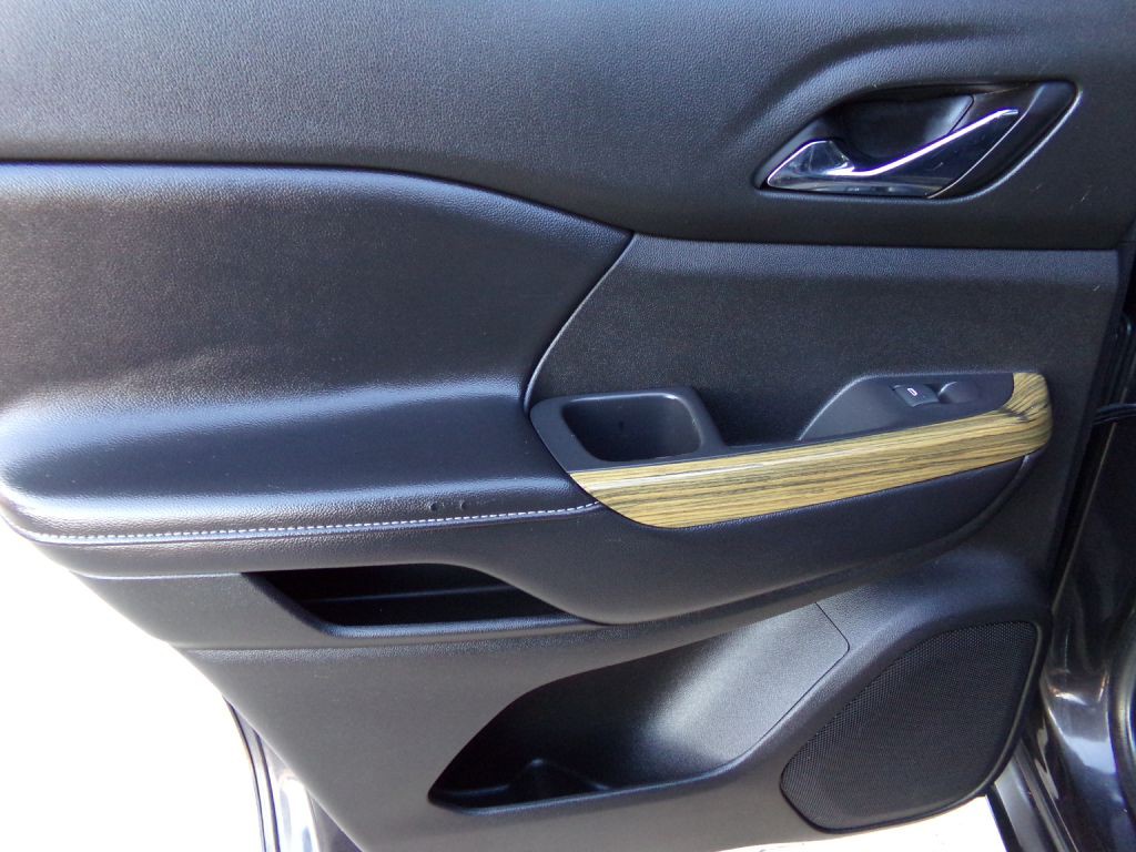 2019 GMC Acadia Image 17