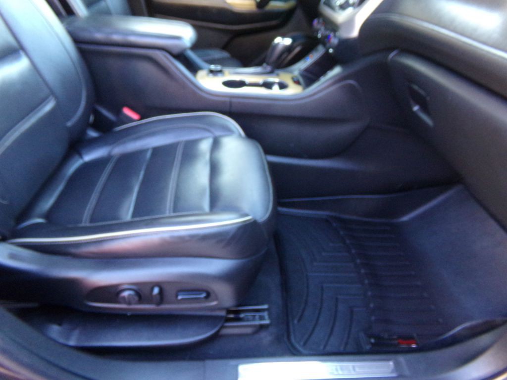 2019 GMC Acadia Image 30