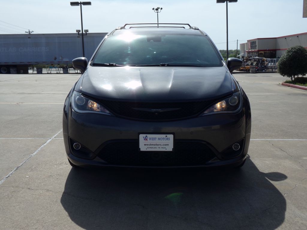 2019 Chrysler Pacifica Image 3