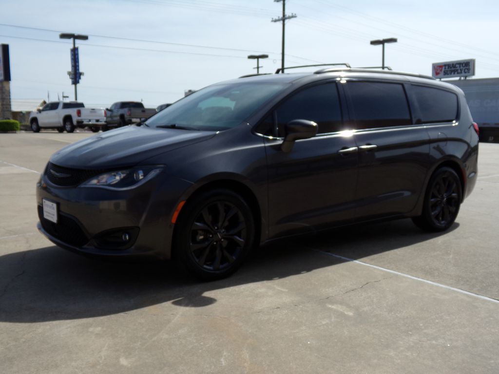 2019 Chrysler Pacifica Image 4