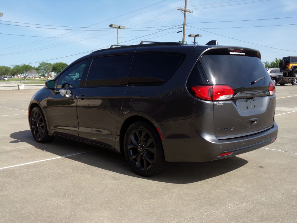 2019 Chrysler Pacifica Image 5