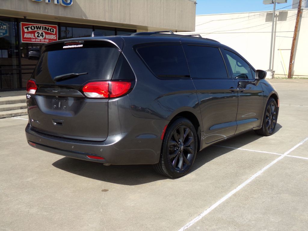 2019 Chrysler Pacifica Image 7