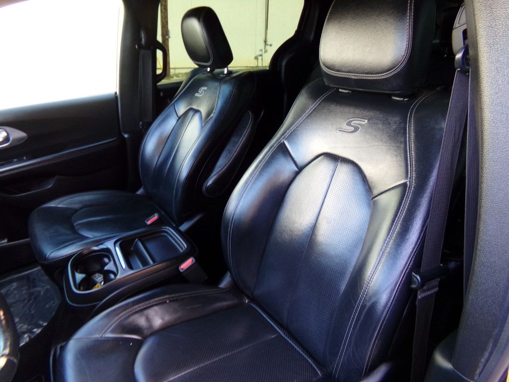 2019 Chrysler Pacifica Image 12